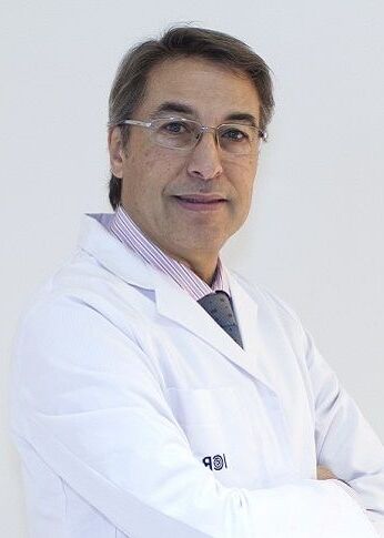 Doctor Vladimir Konstantinovich, urologoa Intan